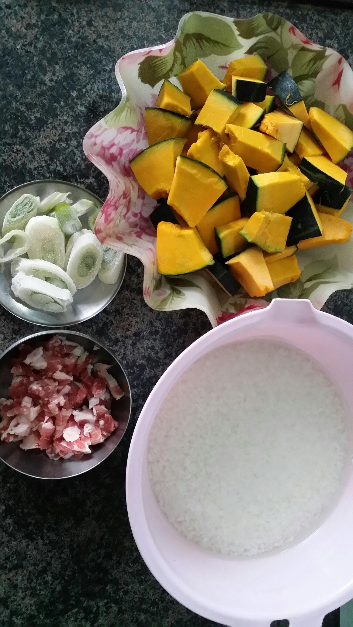 南瓜燜飯的做法 步骤1