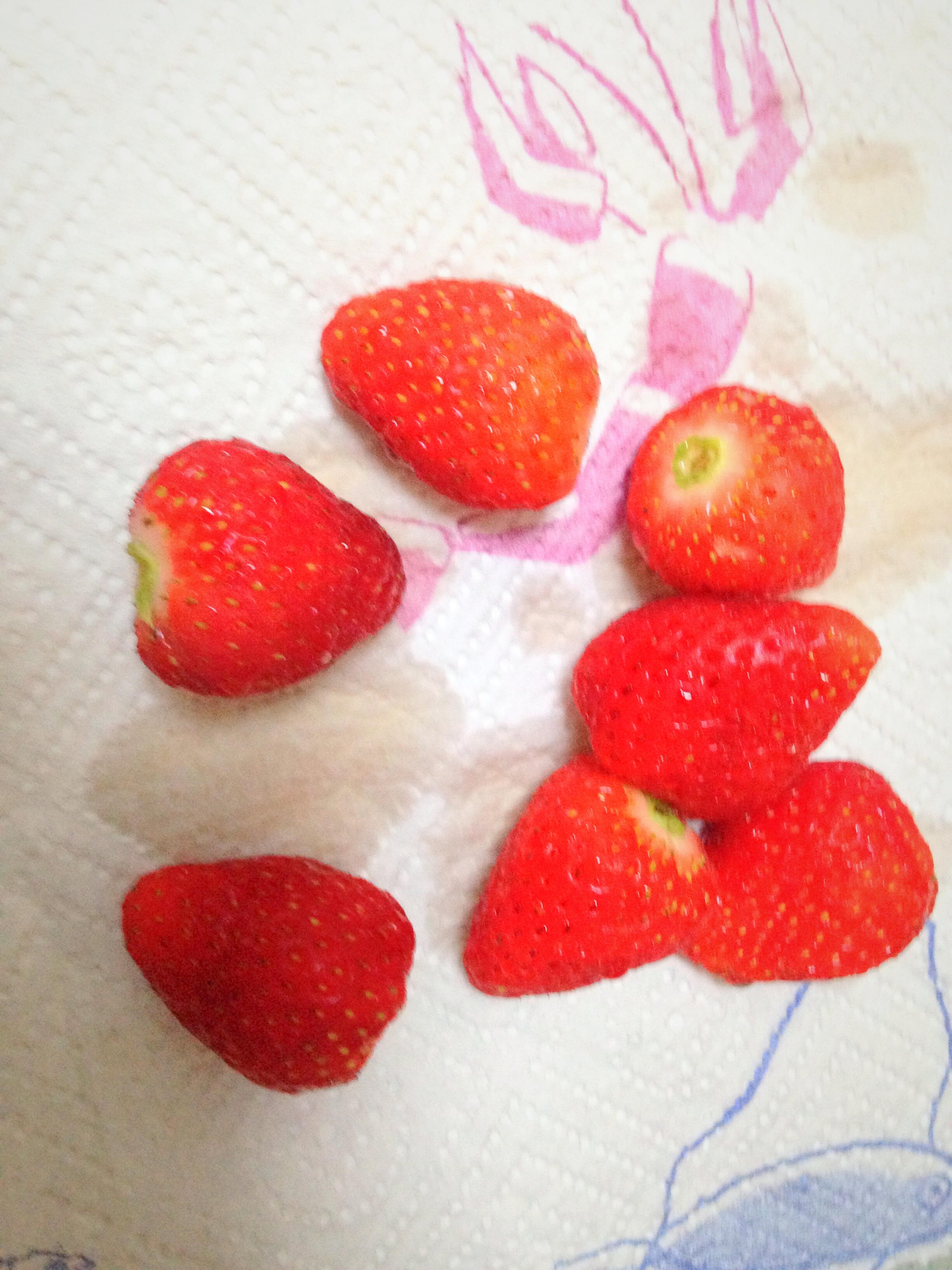 慕思雪-牛油果草莓的做法 步骤3