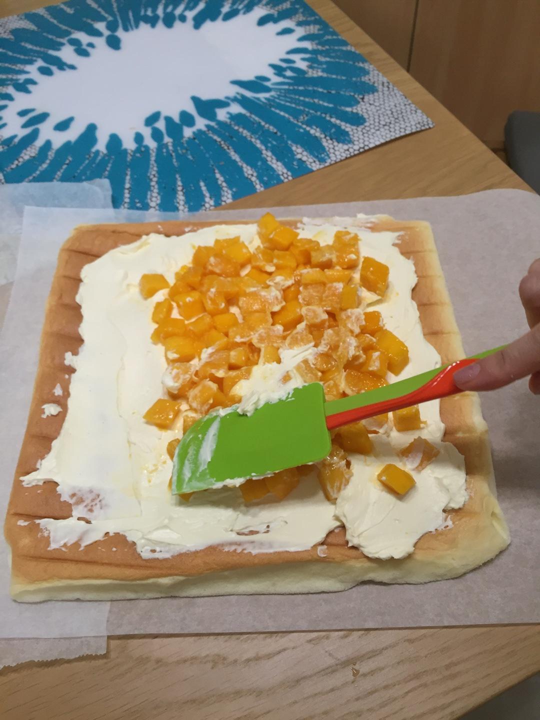 芒果奶油蛋糕卷（薄蛋糕版）的做法 步骤13