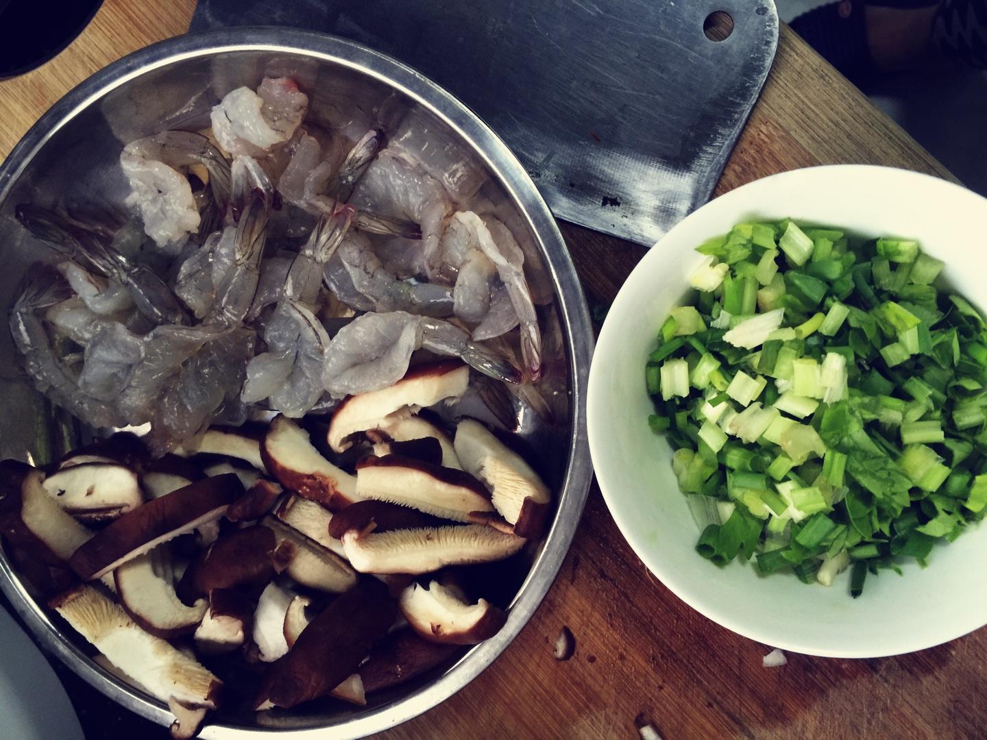 生蠔大蝦粥（超級美味的潮汕海鮮砂鍋粥）的做法 步骤5