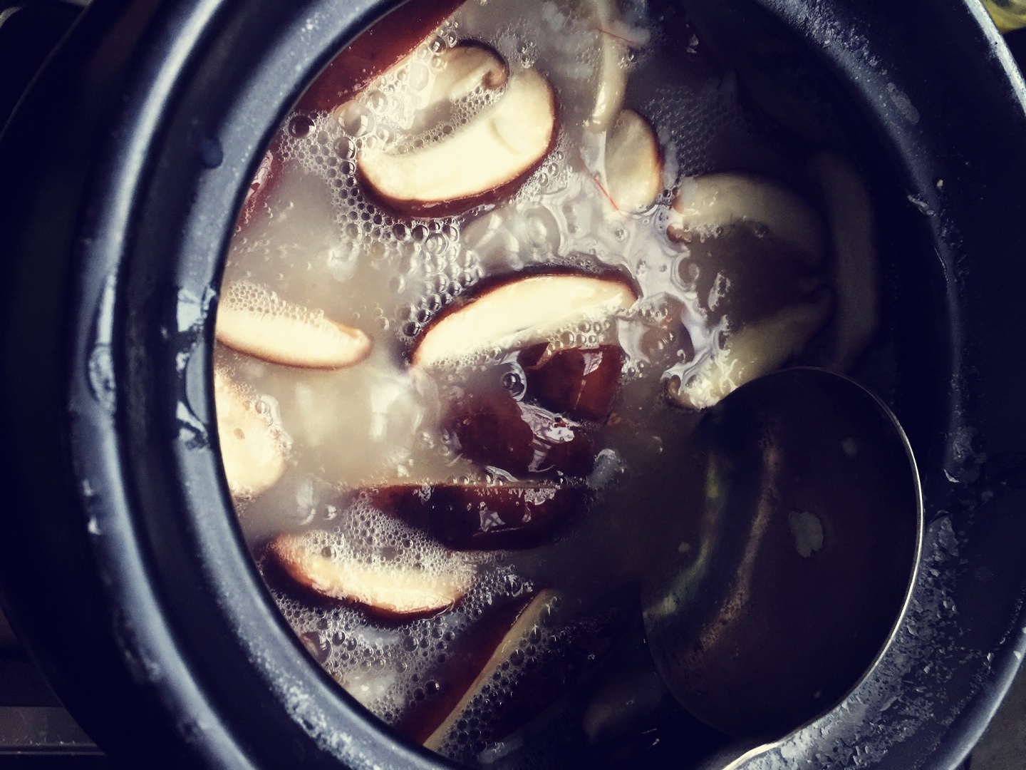 生蠔大蝦粥（超級美味的潮汕海鮮砂鍋粥）的做法 步骤6