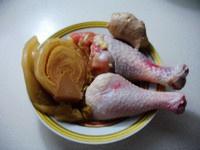 潮汕鹹菜炒雞腿肉的做法 步骤1