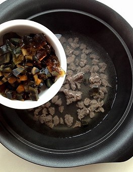 電飯煲版皮蛋瘦肉粥的做法 步骤7