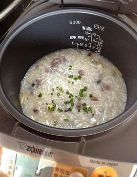 電飯煲版皮蛋瘦肉粥的做法 步骤17
