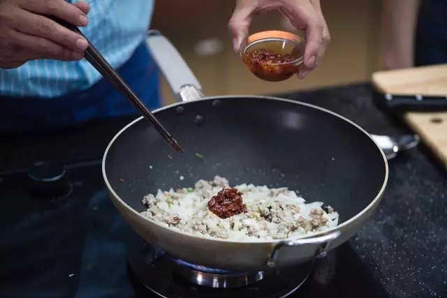 麻婆豆腐蓋飯的做法 步骤10