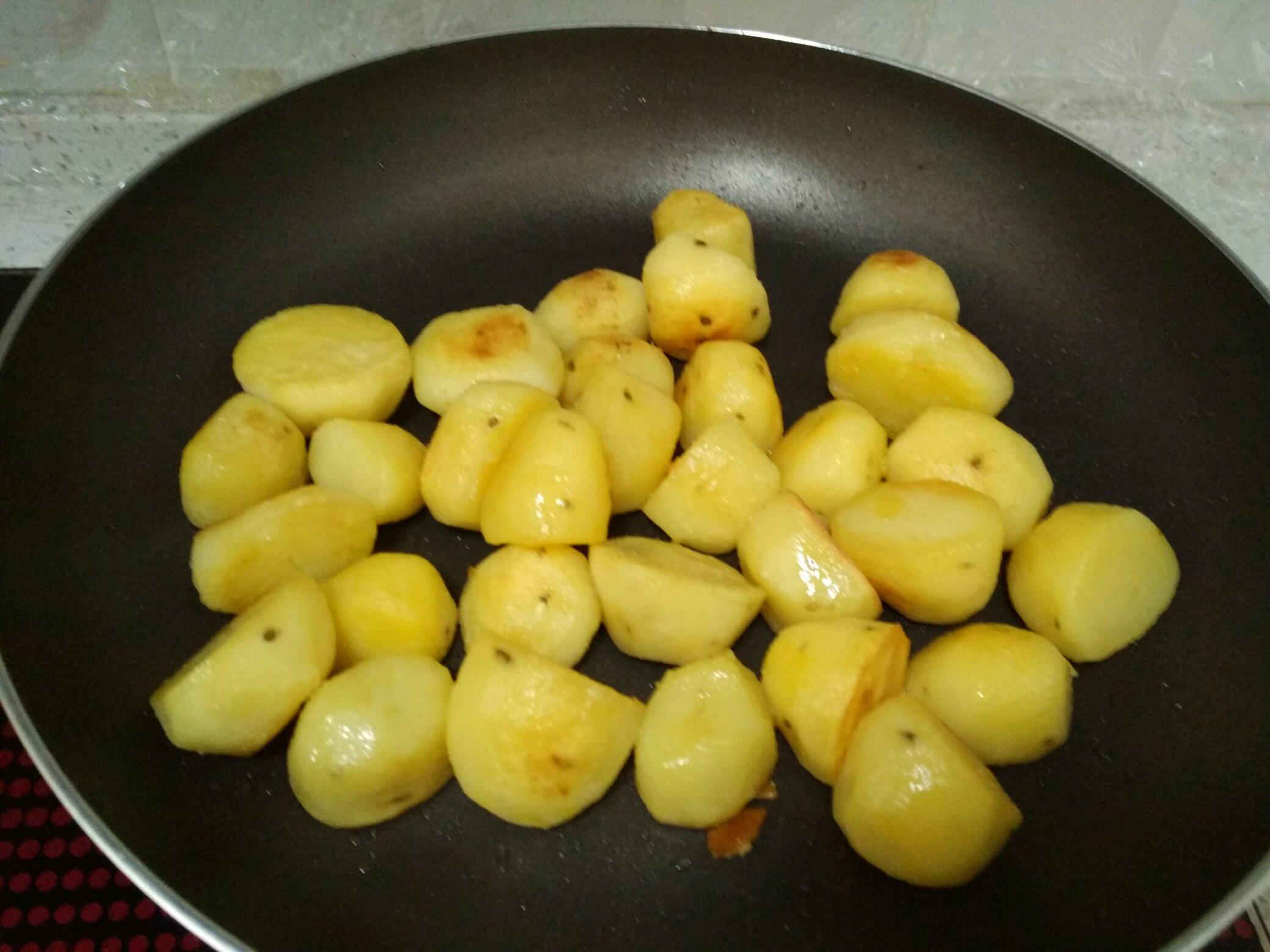 麻辣香煎恩施小土豆的做法 步骤5