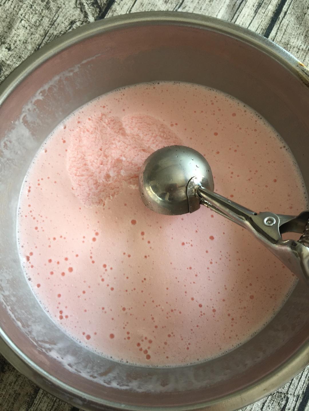 草莓味酸奶冰淇淋的做法 步骤13