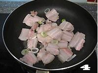 辣白菜炒五花肉的做法 步骤4