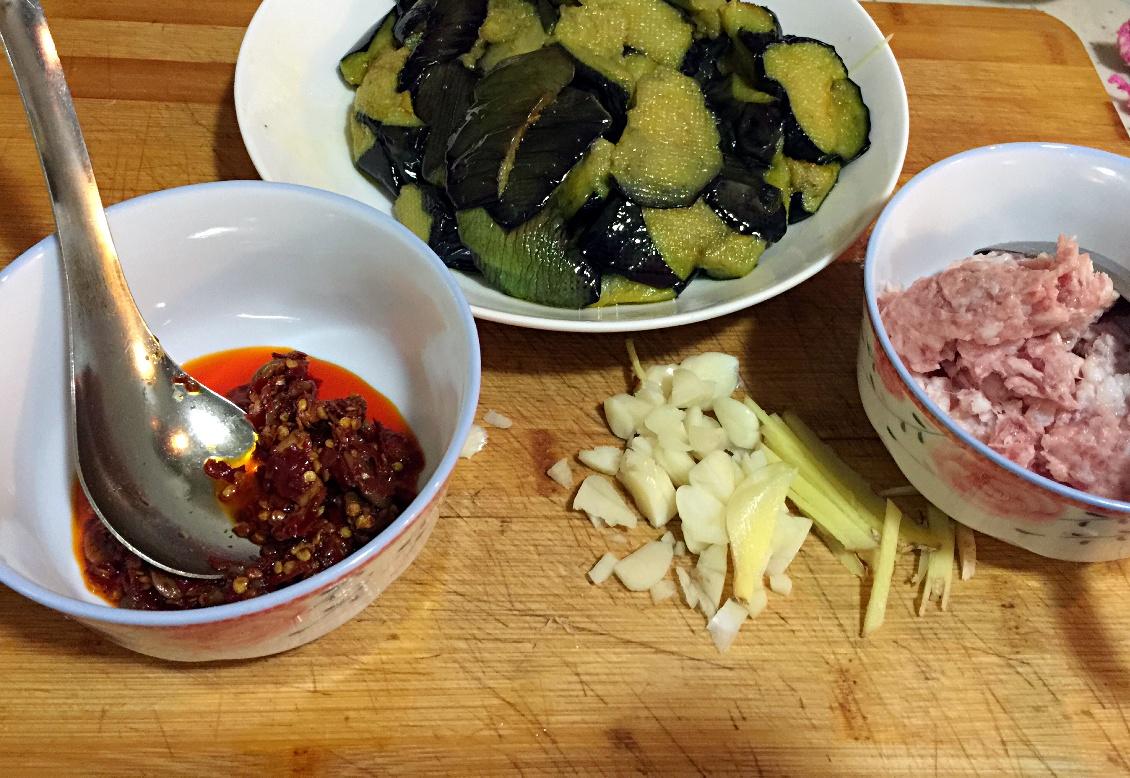 老丁的私房菜-超級下飯的肉沫茄子的做法 步骤4