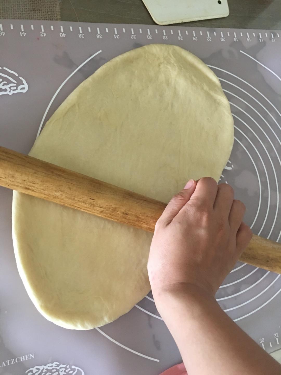 椰蓉玫瑰花面包的做法 步骤8