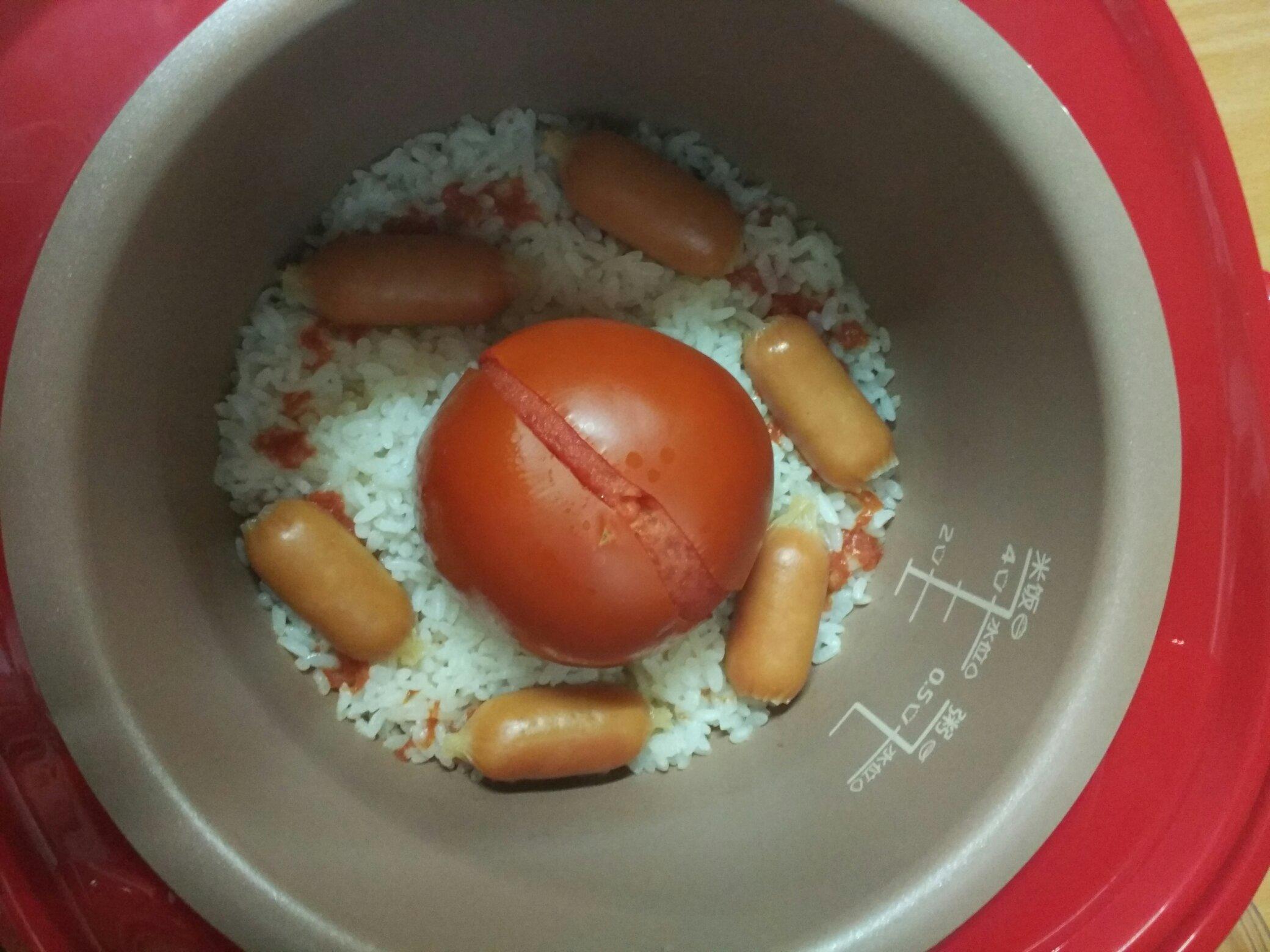 懶人宿舍:超簡單的電飯煲一個番茄飯的做法 步骤2