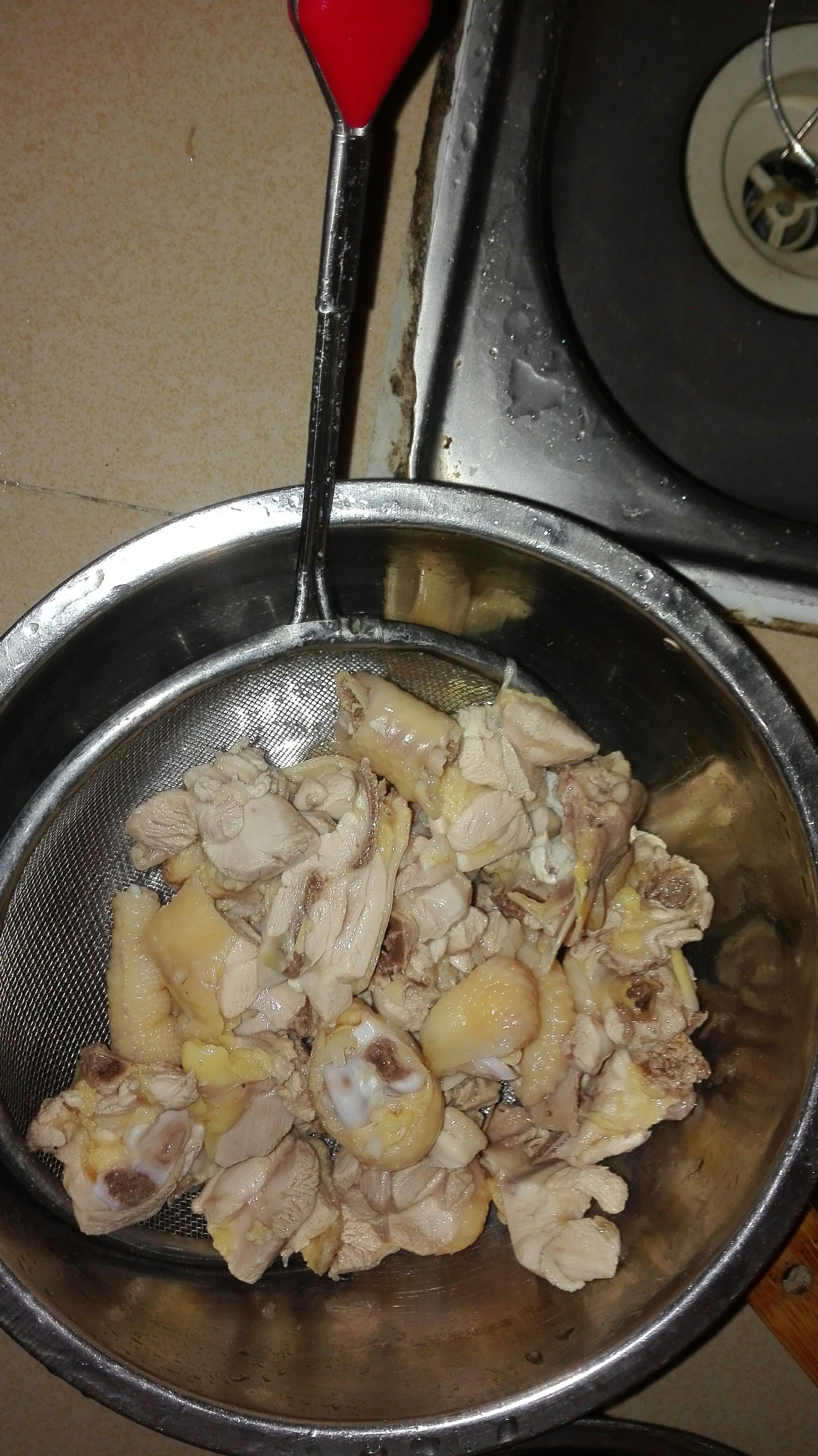 香菇土豆燜雞的做法 步骤4