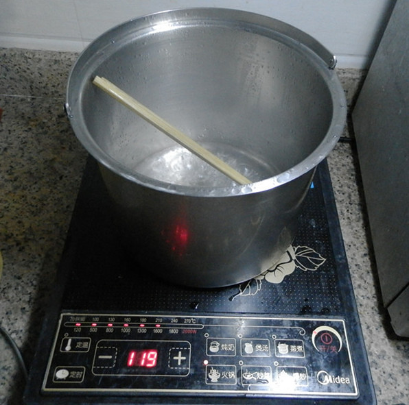 自制酸奶（燜燒鍋版）的做法 步骤2