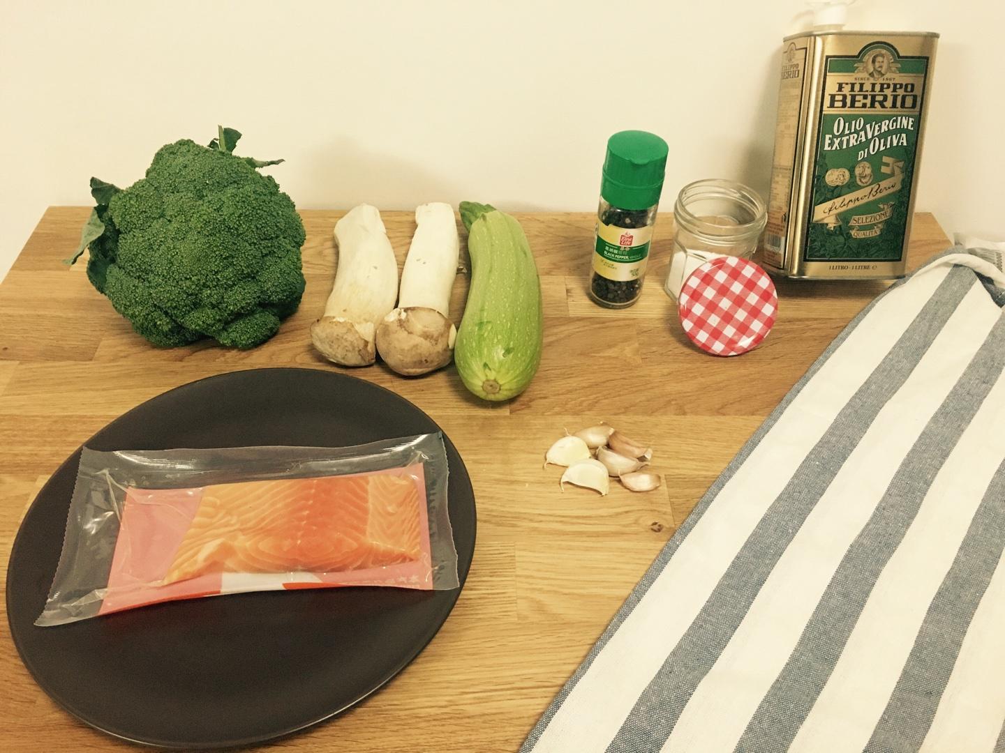 烤蔬菜加點三文魚的做法 步骤1