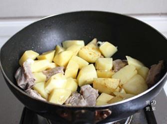 排骨燉土豆的做法 步骤9