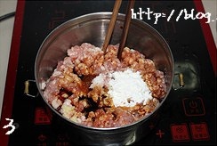 大白菜豬肉餡餃子的做法 步骤3