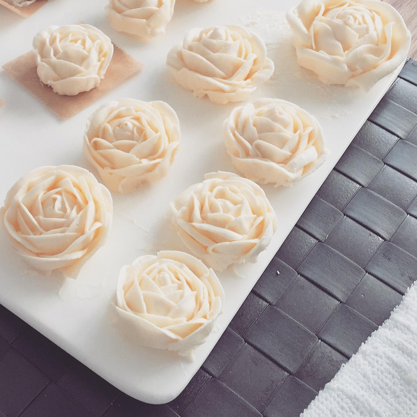 韓式奶油霜裱花蛋糕的做法 步骤8
