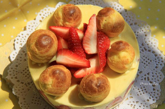 法式草莓泡芙蛋糕的做法 步骤3