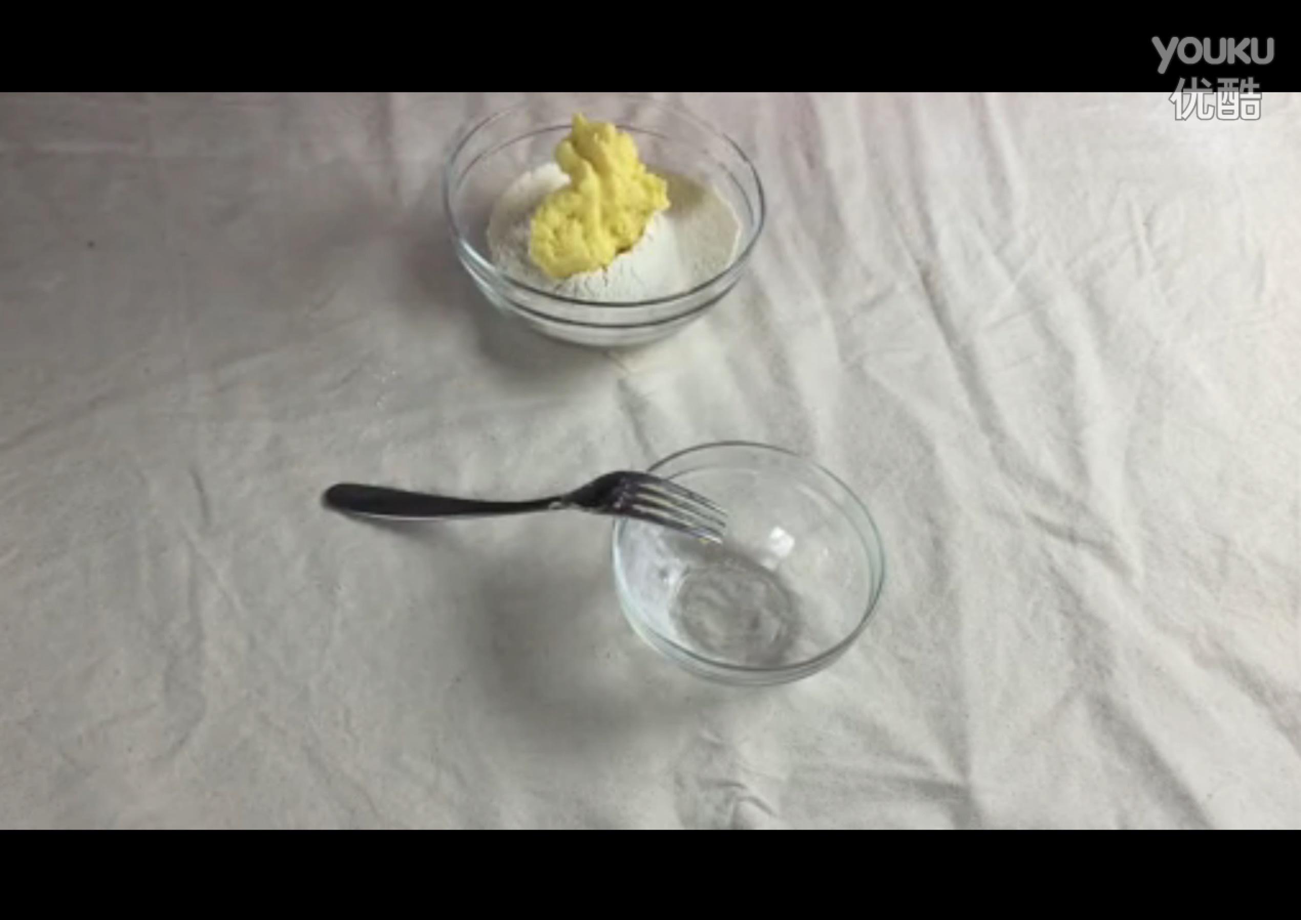 超厚酥皮泡芙搭香草卡仕達醬的做法 步骤2