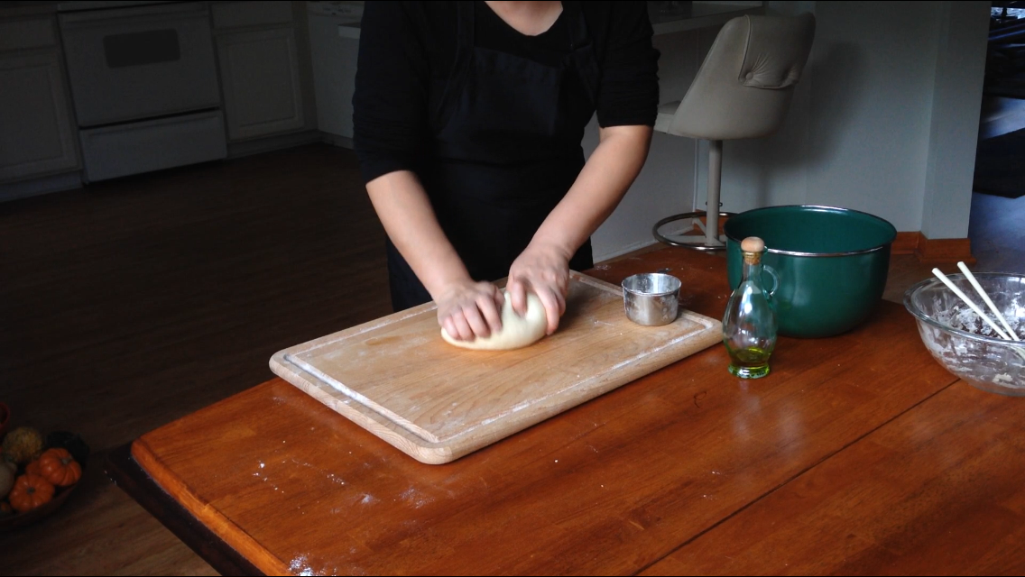 【視訊】手工揉披薩麪糰//瑪格麗特披薩的做法 步骤2