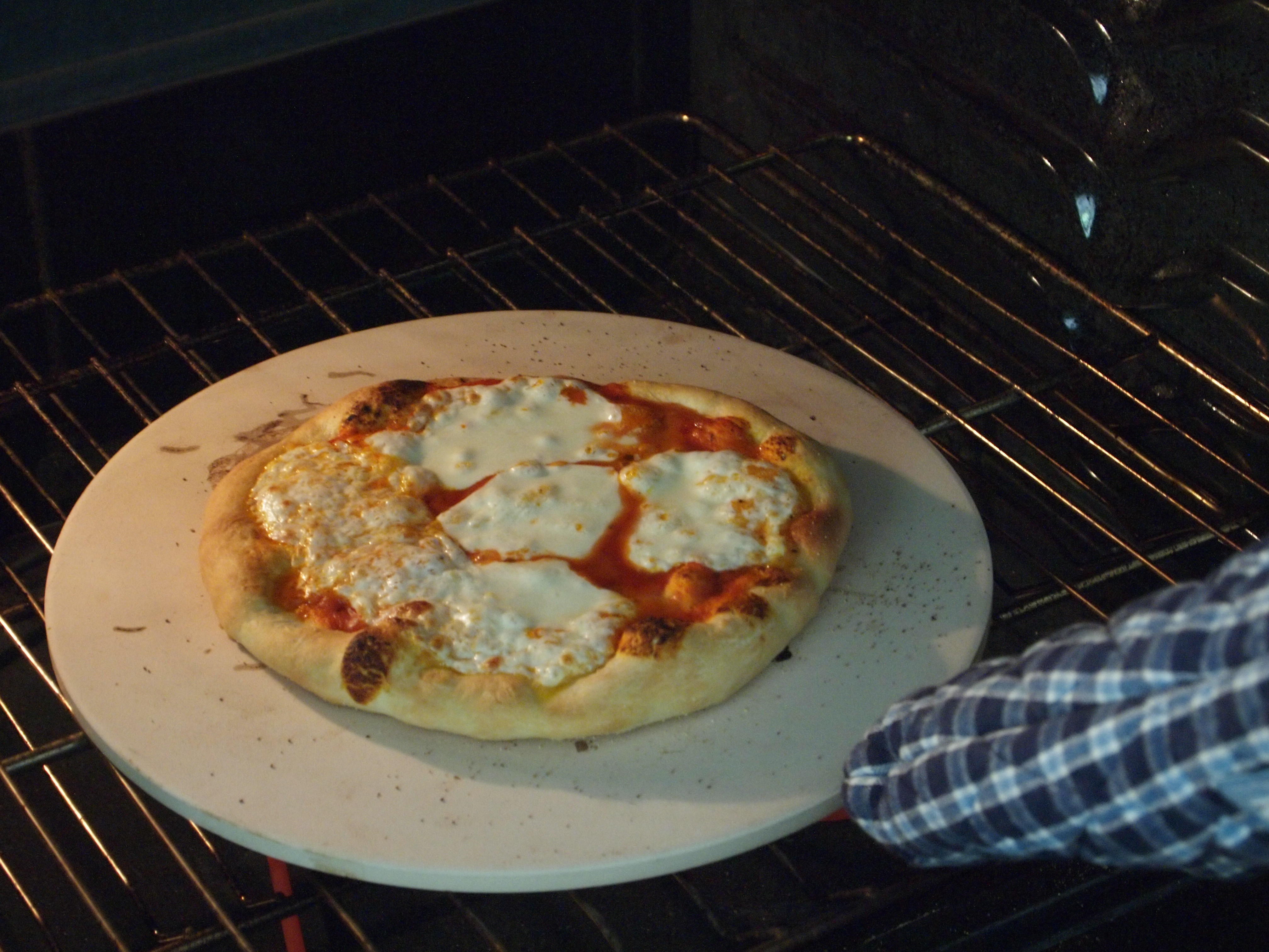 【視訊】手工揉披薩麪糰//瑪格麗特披薩的做法 步骤9