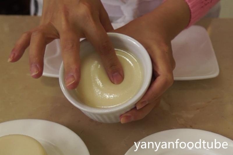 香草牛奶凍 Milk Jelly的做法 步骤5