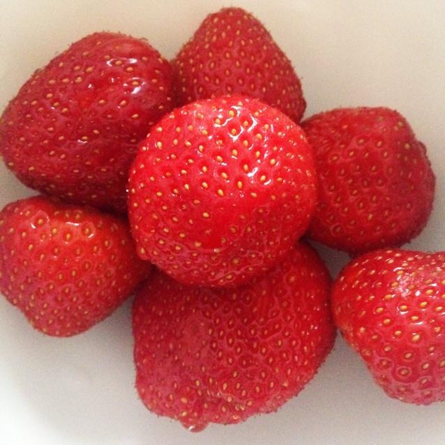 草莓果凍布丁的做法 步骤1