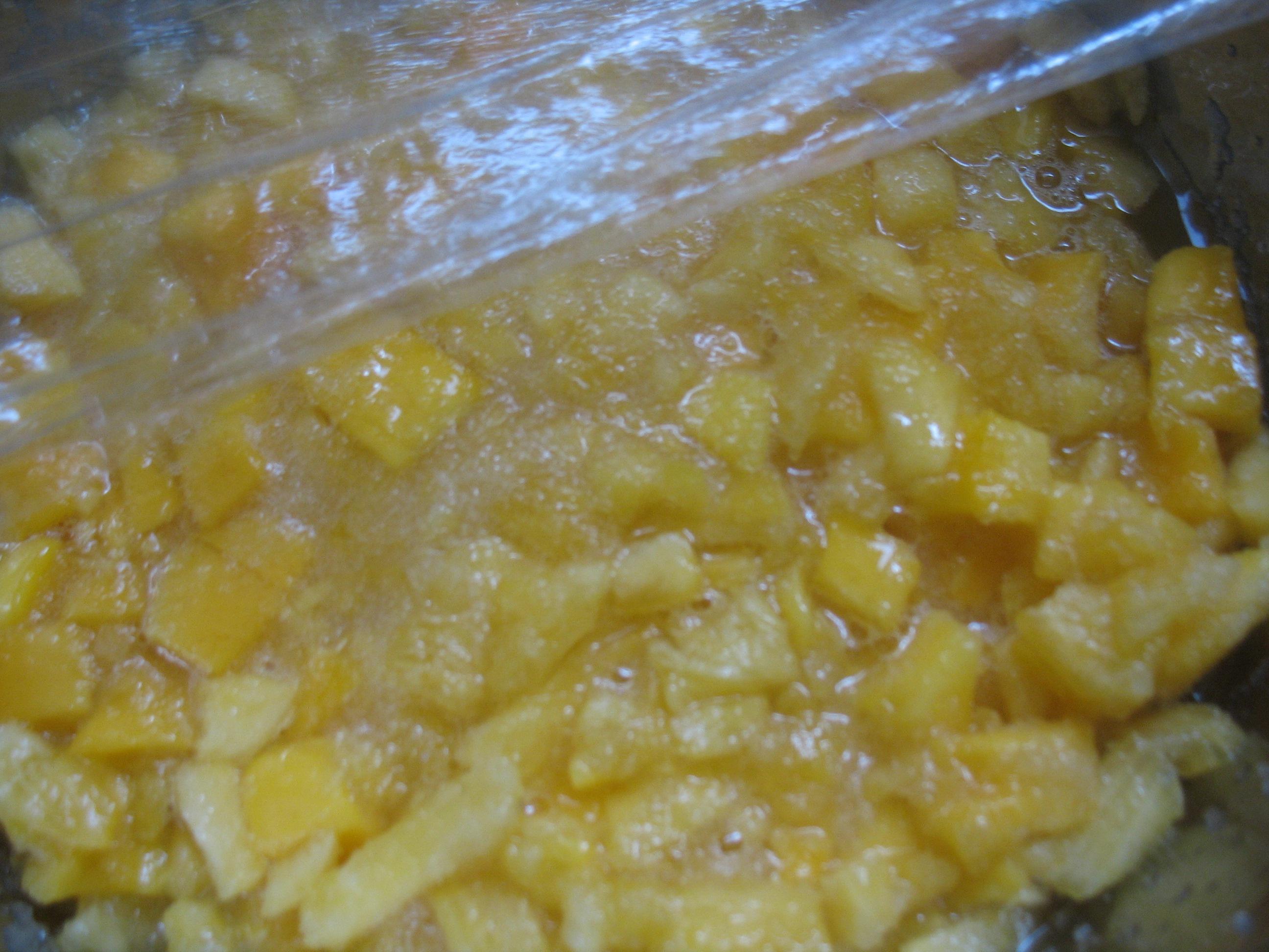 菠蘿芒果果醬的做法 步骤2