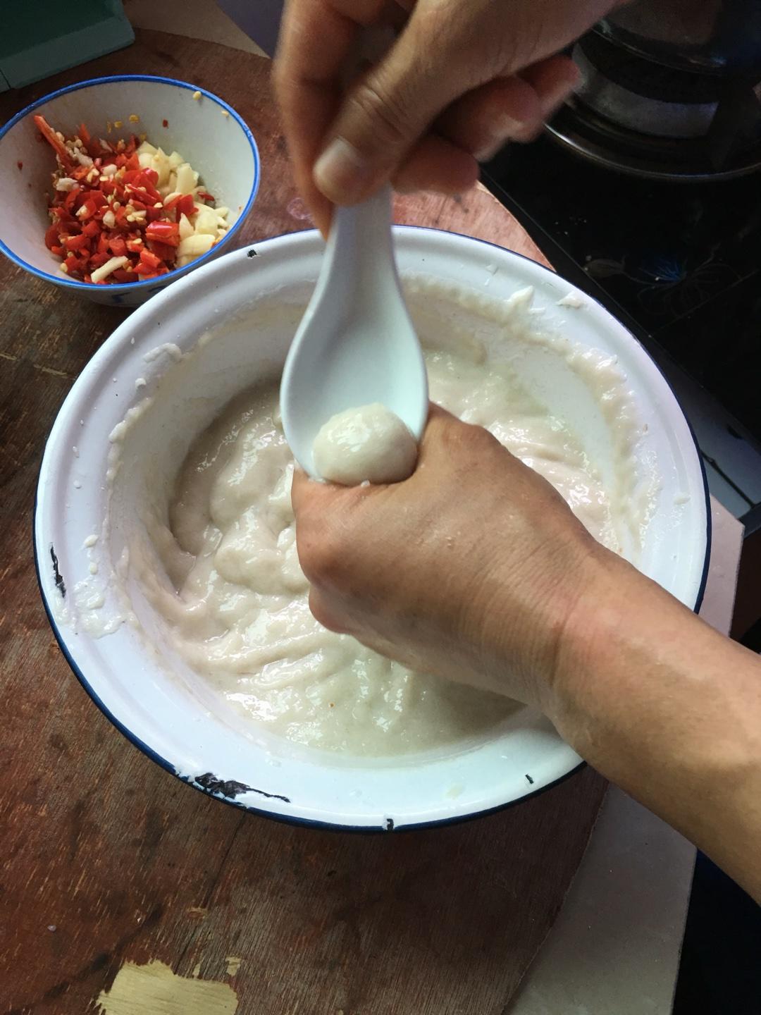 江西南豐特色小吃：手工魚丸的做法 步骤20