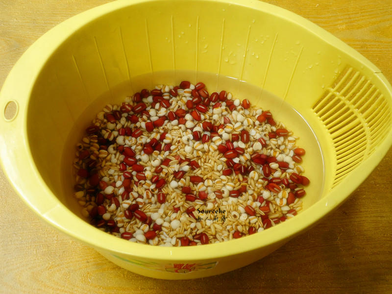 紅豆薏米粥的做法 步骤2