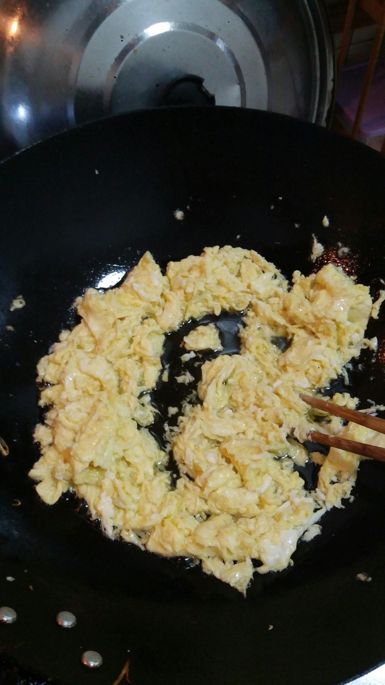 莧菜雞蛋大煎餃的做法 步骤3