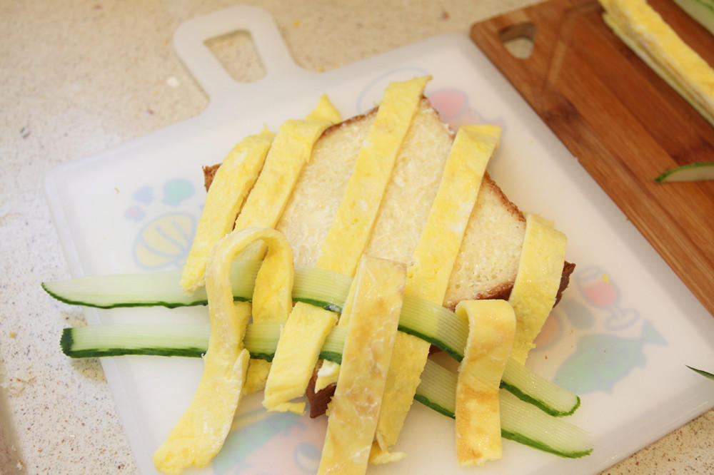 花籃三明治 黃瓜雞蛋最佳cp組合的做法 步骤3