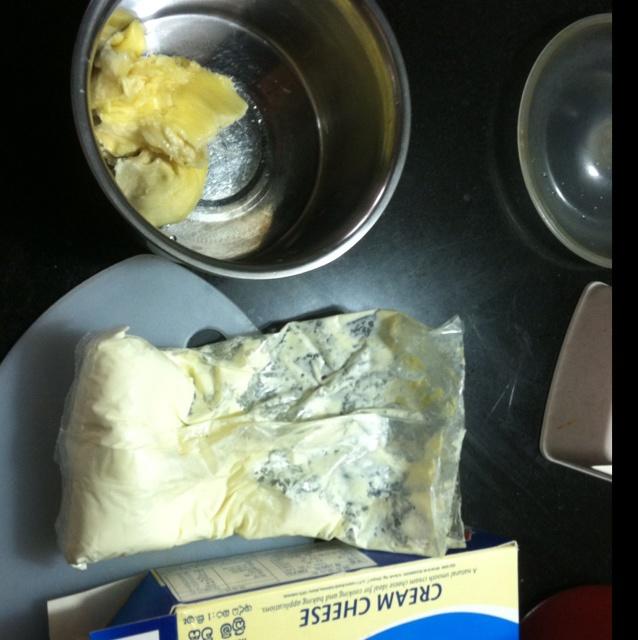 榴蓮輕乳酪蛋糕的做法 步骤1