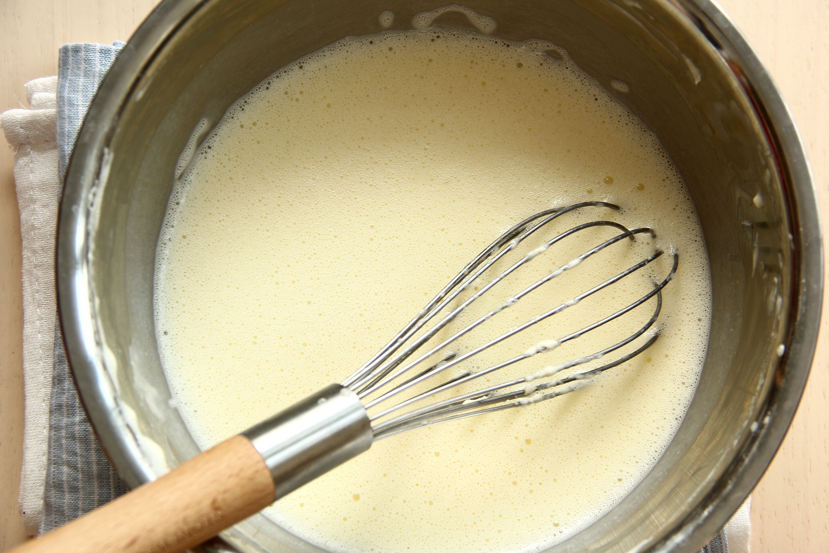kiri奶油芝士食譜-櫻桃乳酪蛋糕冰淇淋的做法 步骤3