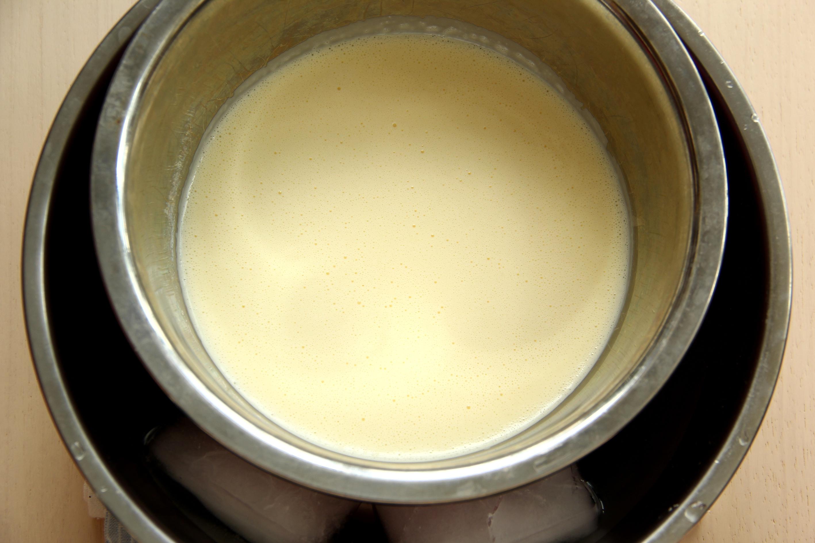 kiri奶油芝士食譜-櫻桃乳酪蛋糕冰淇淋的做法 步骤4