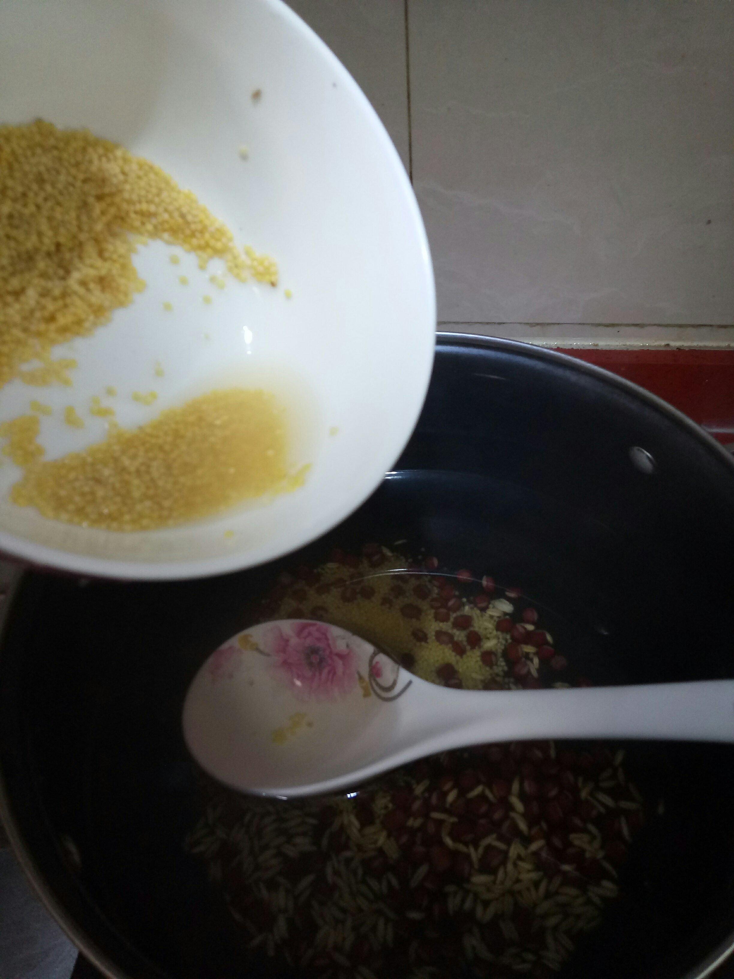 小米紅豆麥子粥的做法 步骤4