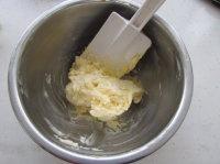 香酥可口的——黃油椰蓉吐司條的做法 步骤3