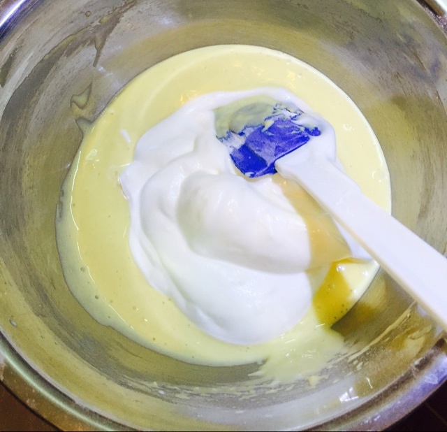 無油酸奶蛋糕【模擬輕乳酪】的做法 步骤9