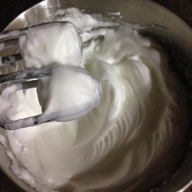 意式奶油霜（裱花推薦使用）的做法 步骤2