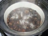野生香菇臘肉湯的做法 步骤2