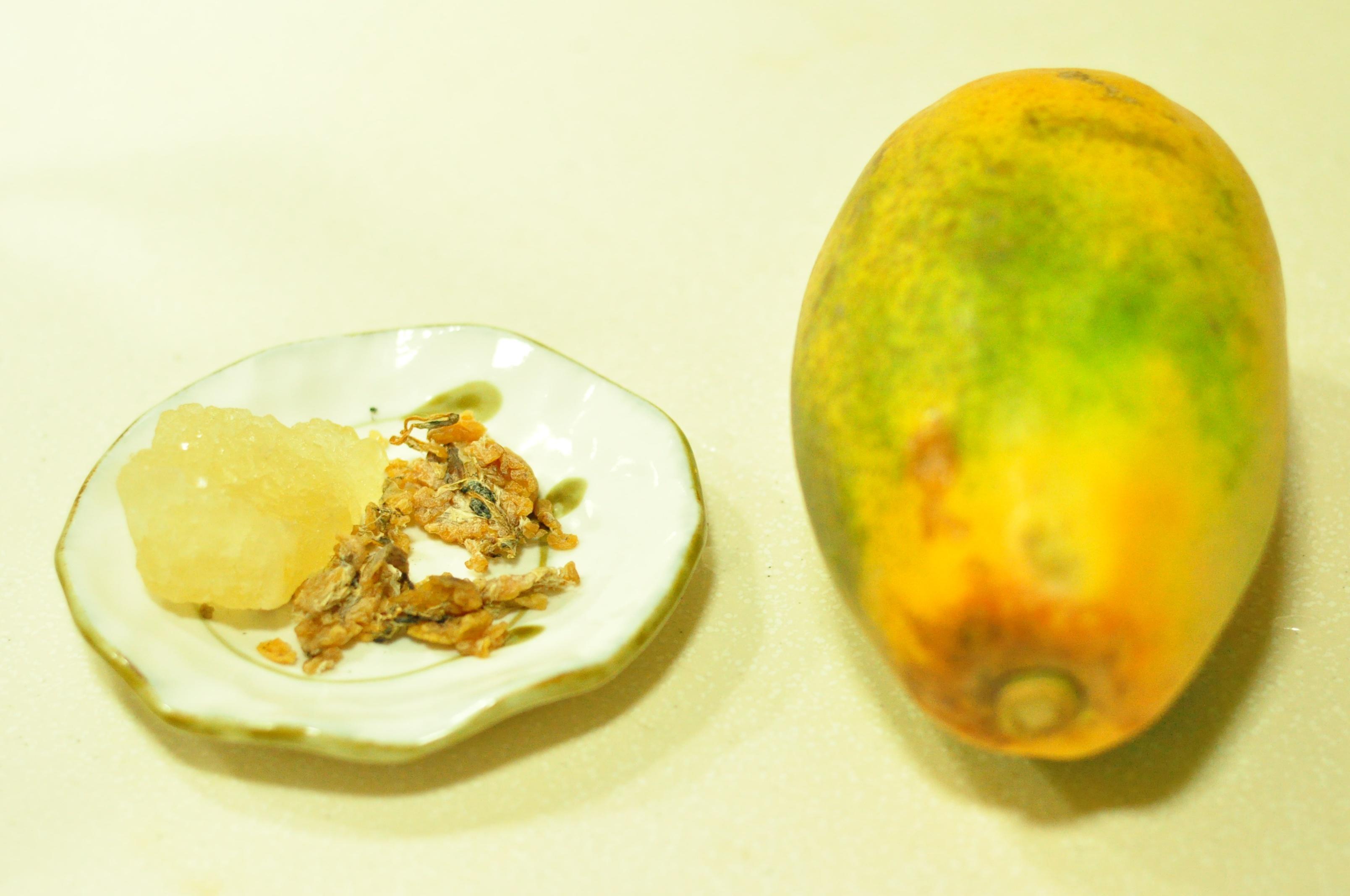 月子菜——椰殼木瓜燉雪蛤的做法 步骤1