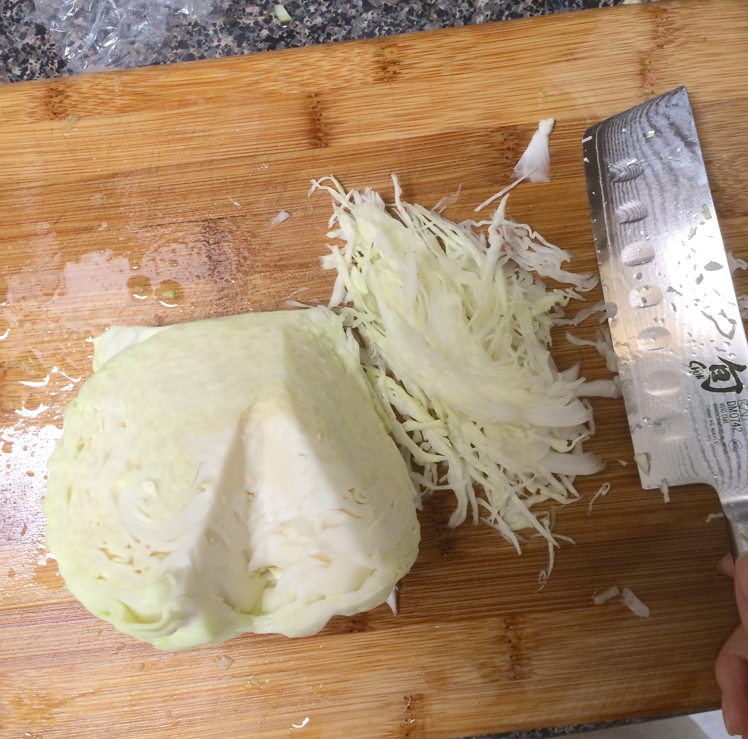 熗鍋圓白菜絲的做法 步骤3