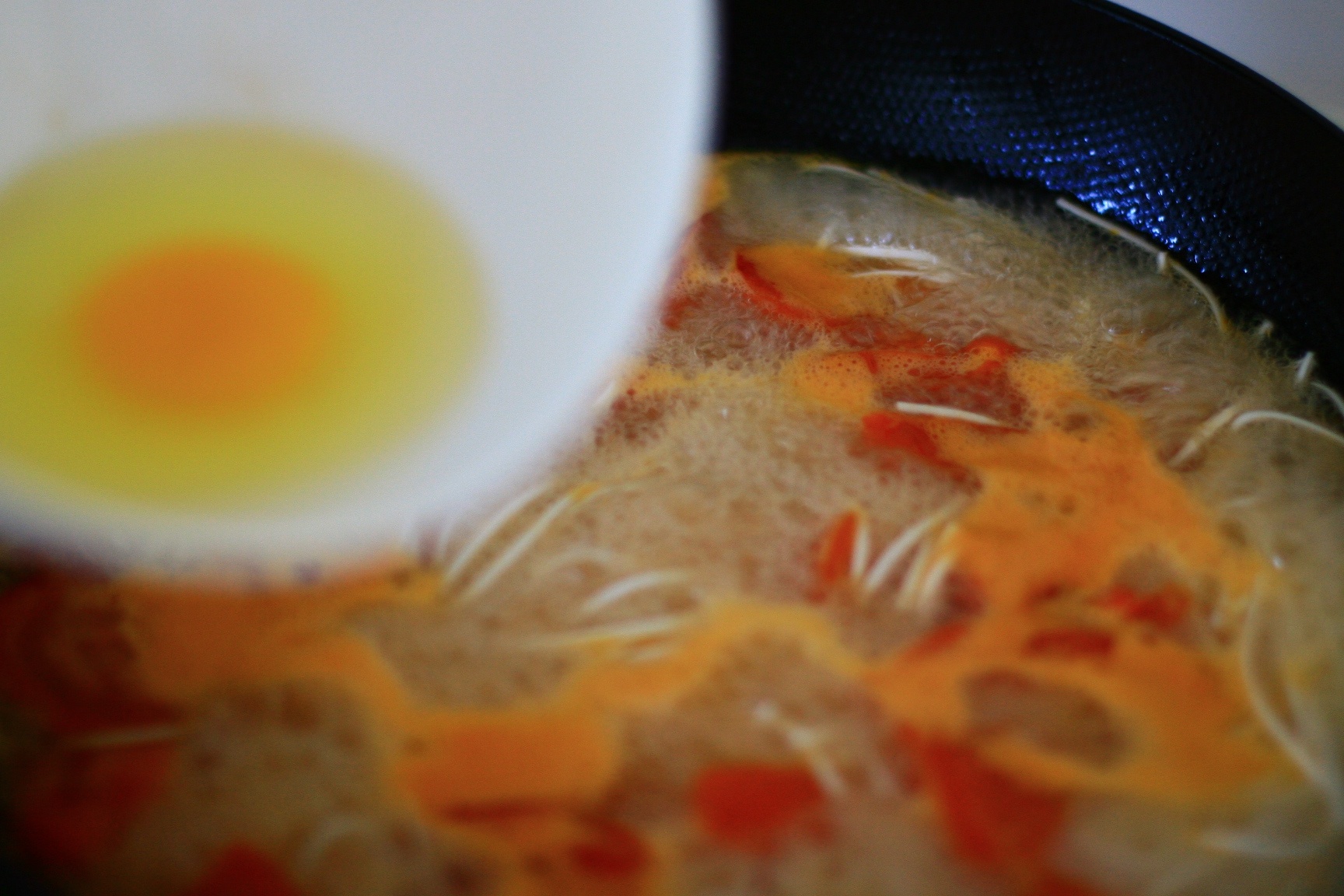 西紅柿雞蛋熱湯麪——經典無限愛的做法 步骤5