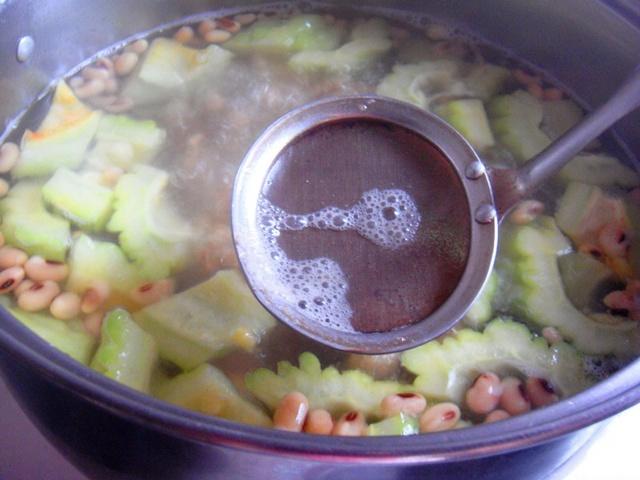 涼瓜黃豆排骨湯的做法 步骤5
