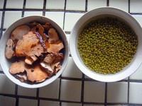 土茯苓綠豆乳鴿湯的做法 步骤1