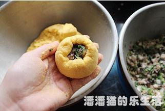 苦苣香菇玉米麪貼餅子的做法 步骤14