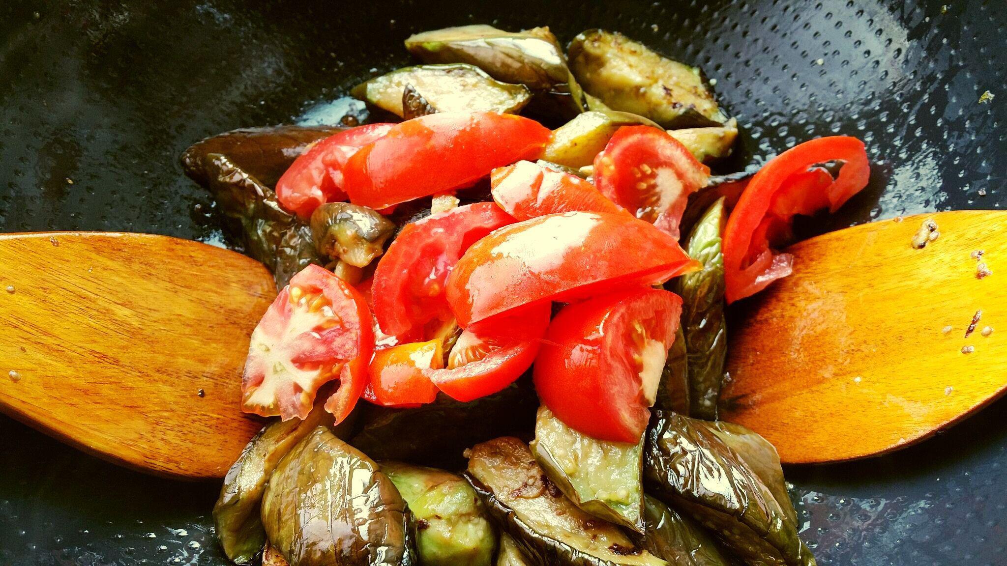 少油茄子，清熱解暑防「三高」丨燒雙茄&手撕茄子 · 圓滿素食的做法 步骤5