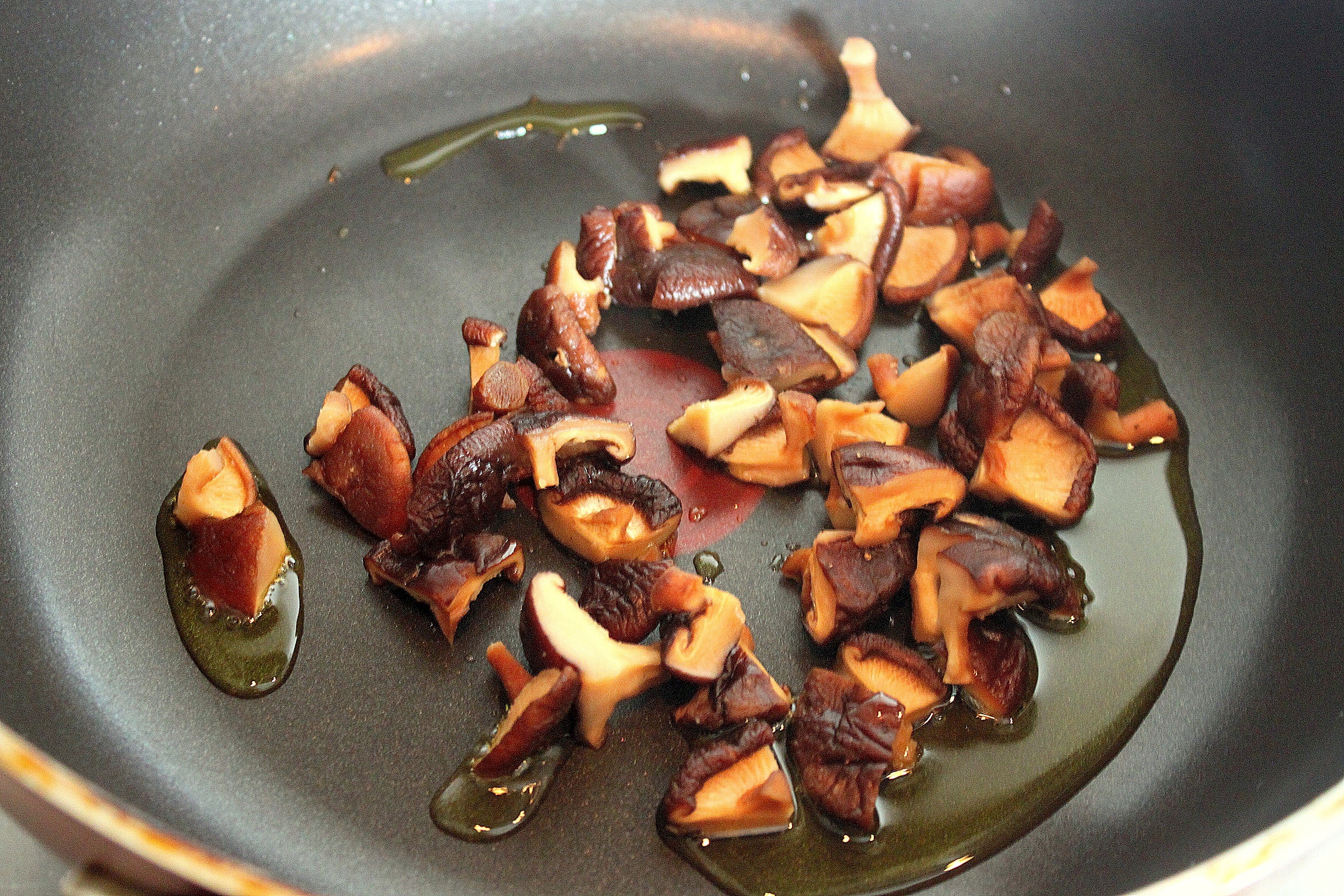 香菇臘腸藜麥飯的做法 步骤3