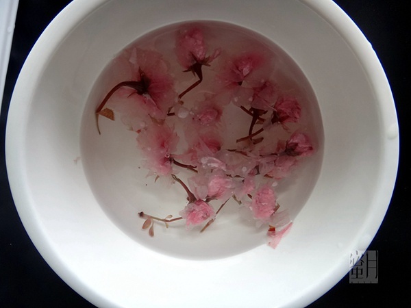 【玫瑰酸奶班戟】+【櫻花蜂蜜蘇打水】的做法 步骤11