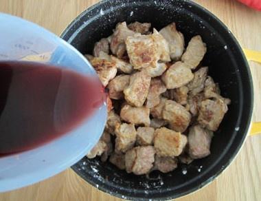 紅酒燉牛肉的做法 步骤9